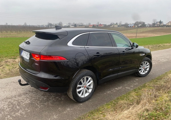 Jaguar F-Pace cena 79999 przebieg: 186000, rok produkcji 2016 z Staszów małe 704